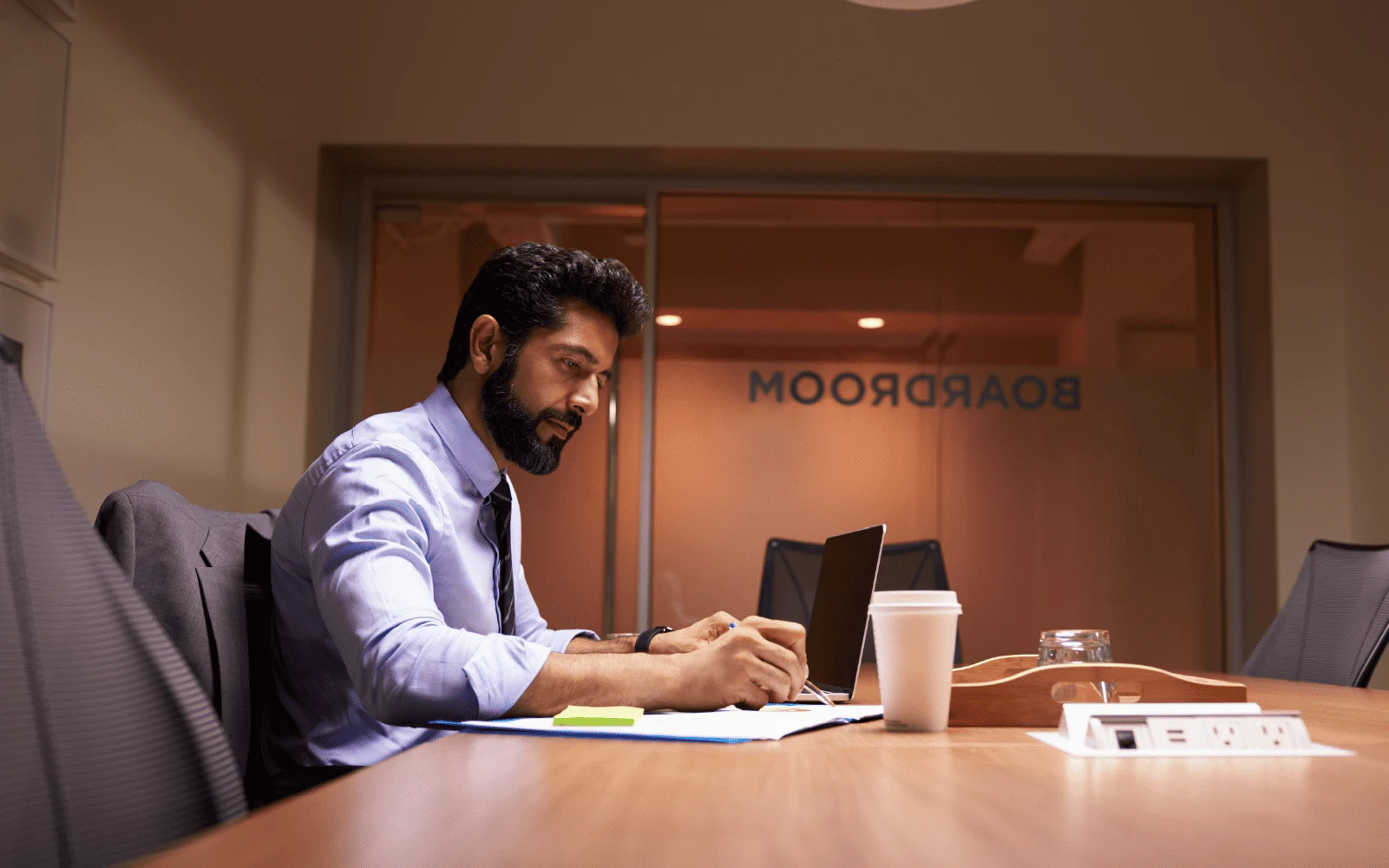 VIT Online MBA transformation stories from layoffs to success, focusing on resilience and career outcomes