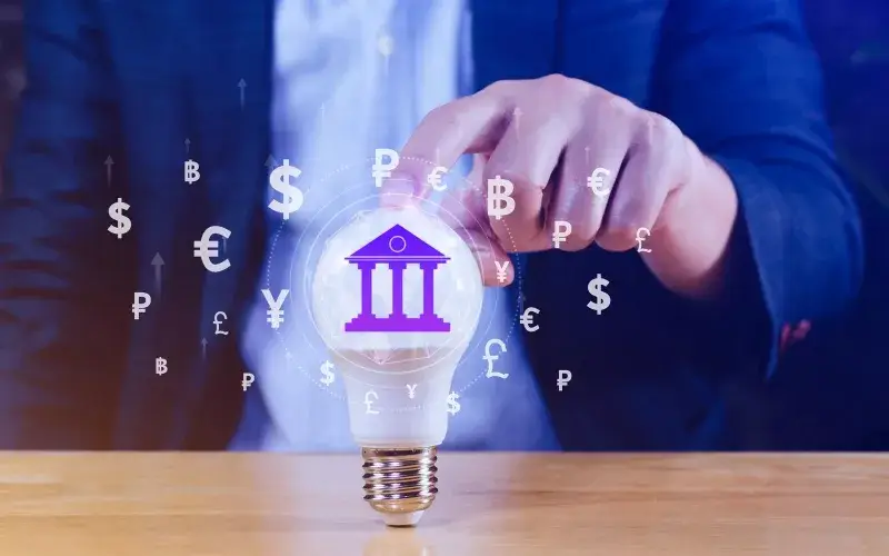 Online MBA in Banking and Finance highlighting curriculum depth, finance expertise, industry skills and outcomes