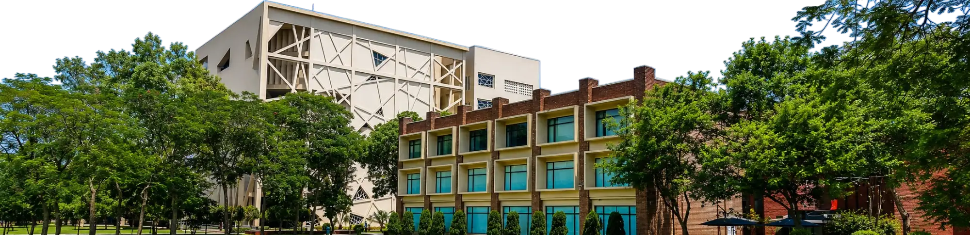 IMT Ghaziabad University campus image for online degree programs