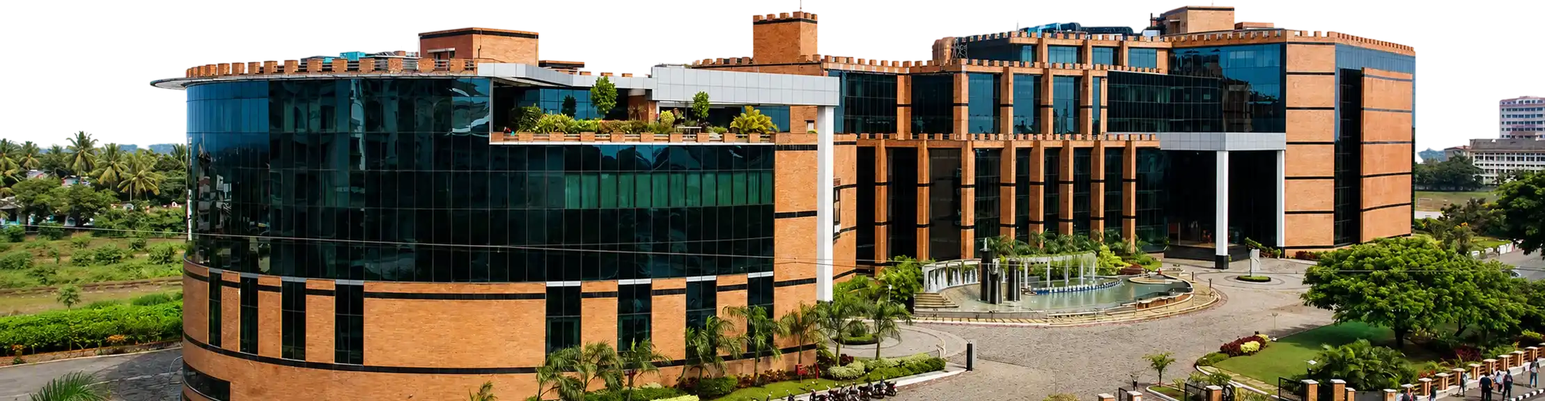 Mahe Manipal University campus image for online degree programs